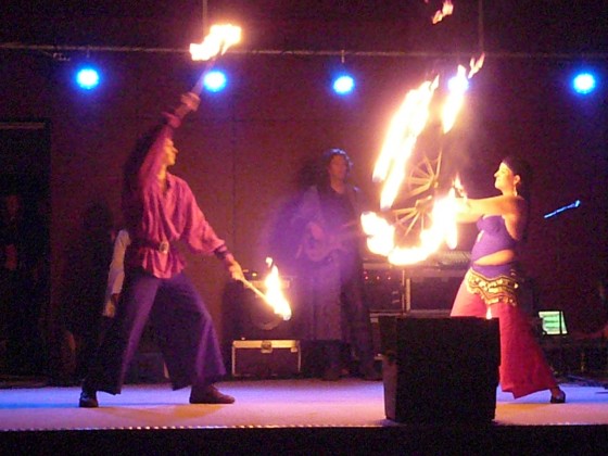 Saphira und Pojota Feuer und Tanz